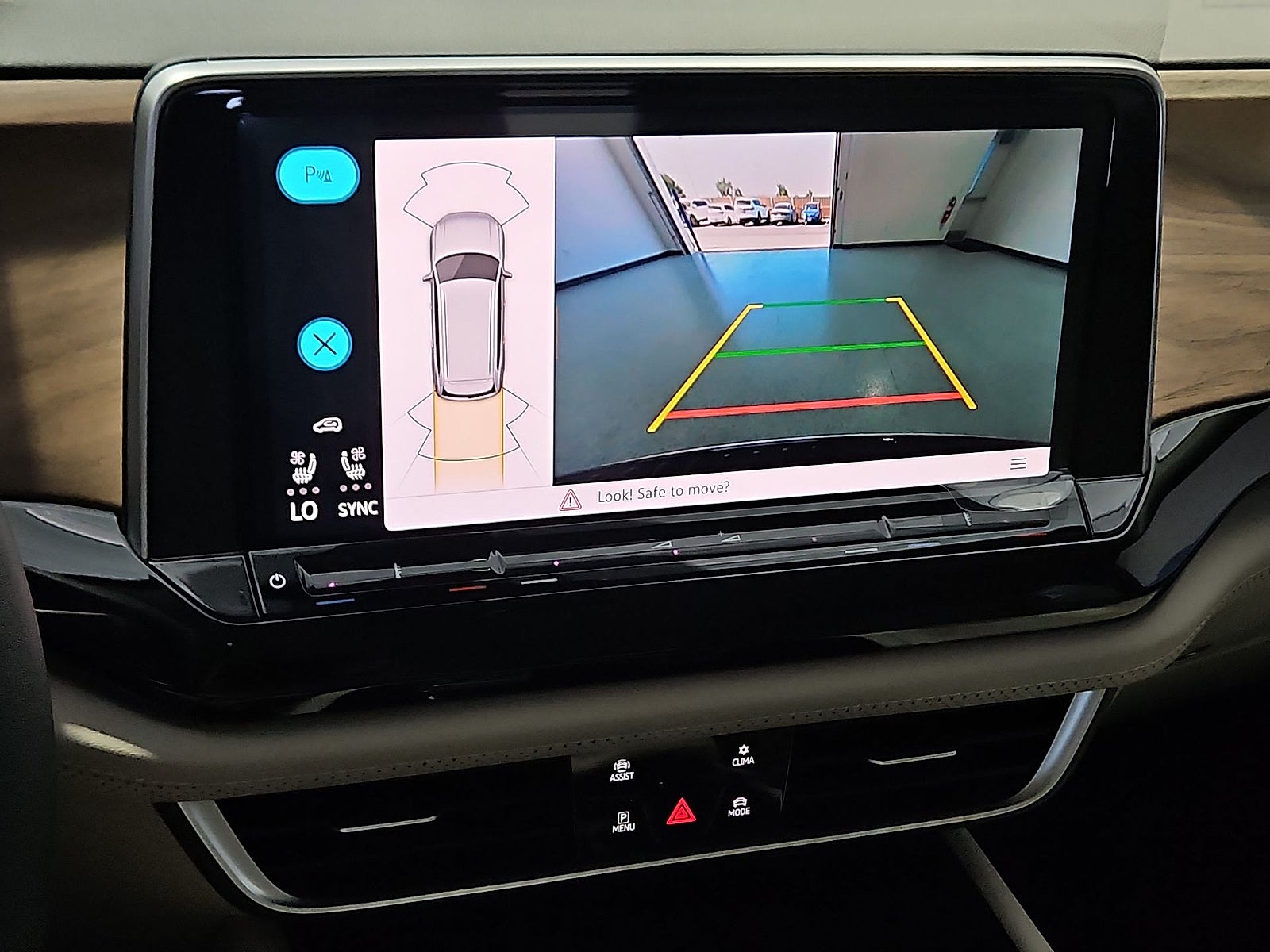 2026 Volkswagen Atlas SE with Technology