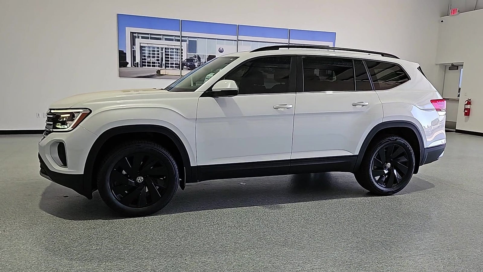 2026 Volkswagen Atlas SE with Technology