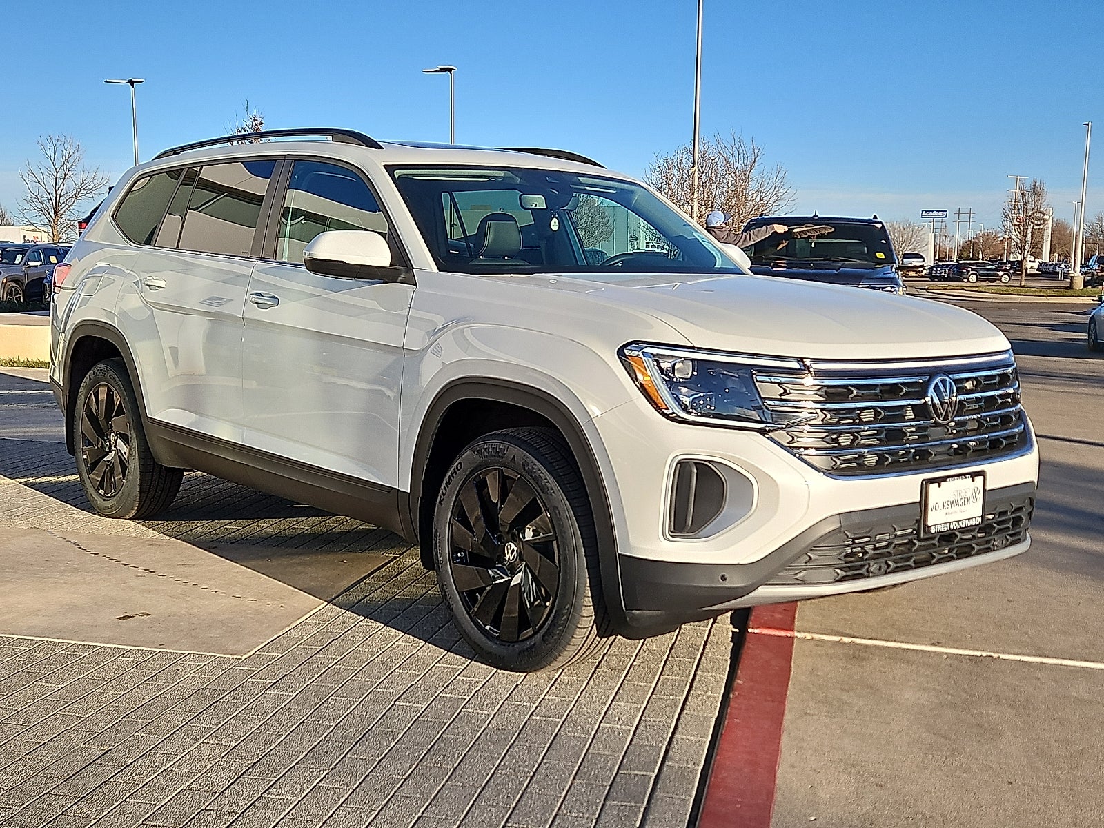 2026 Volkswagen Atlas 2.0T SE w/Technology