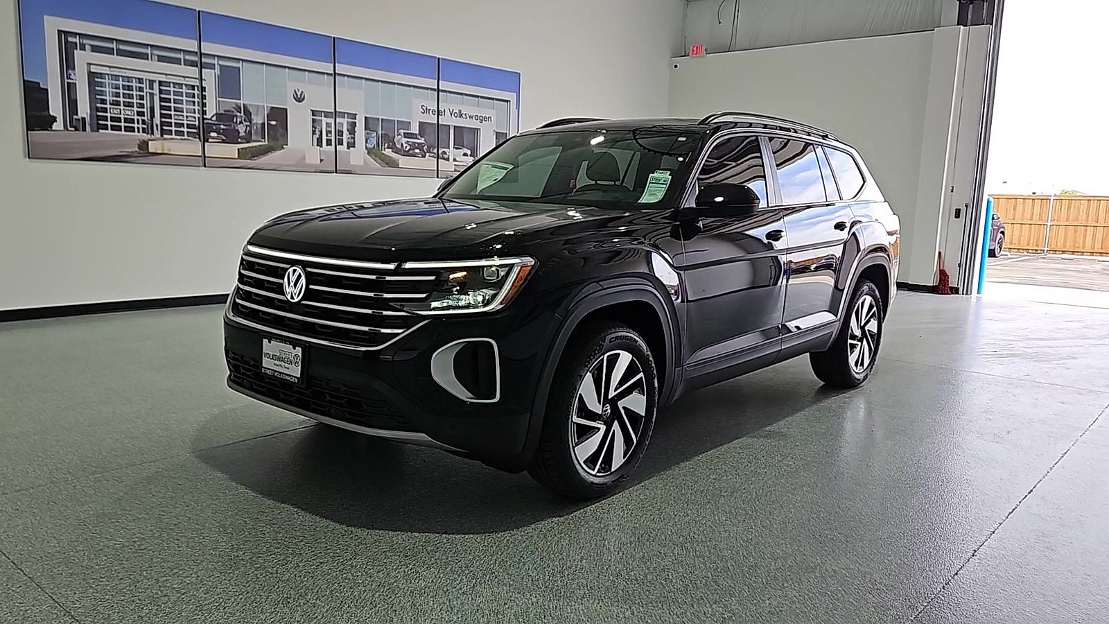 2026 Volkswagen Atlas SE with Technology