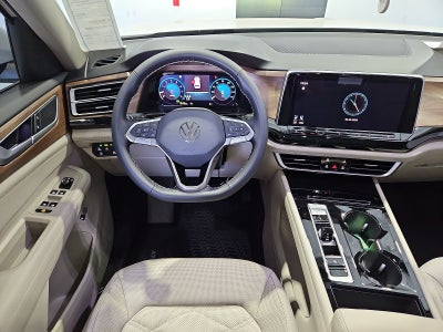 2026 Volkswagen Atlas SE with Technology