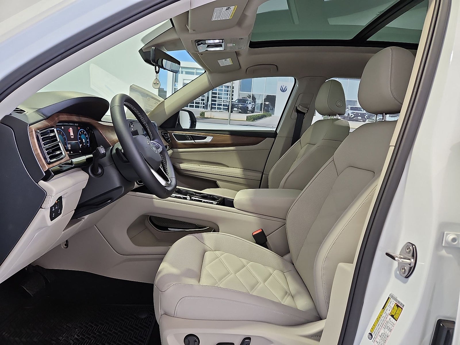 2026 Volkswagen Atlas SE with Technology