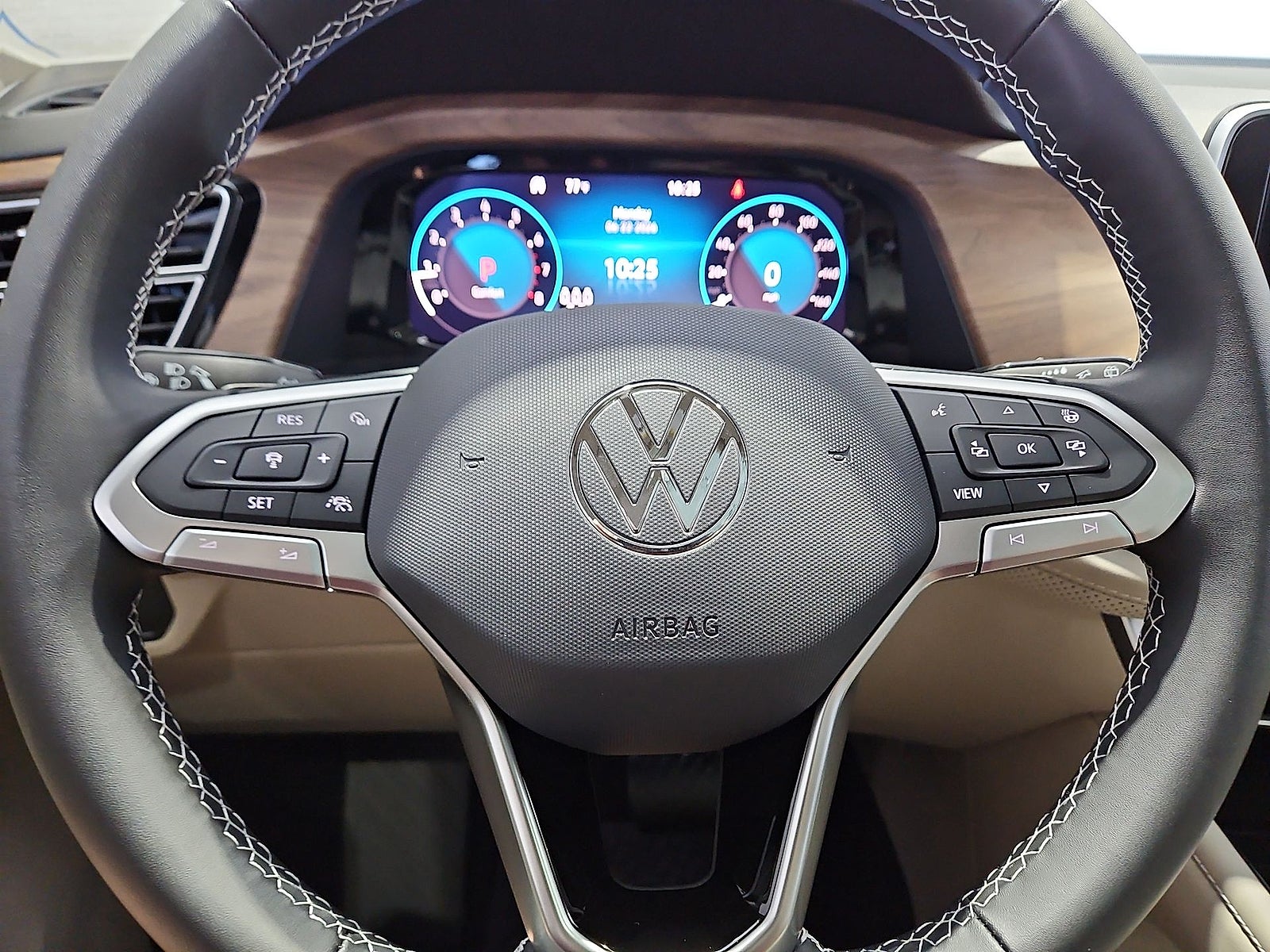 2026 Volkswagen Atlas SE with Technology