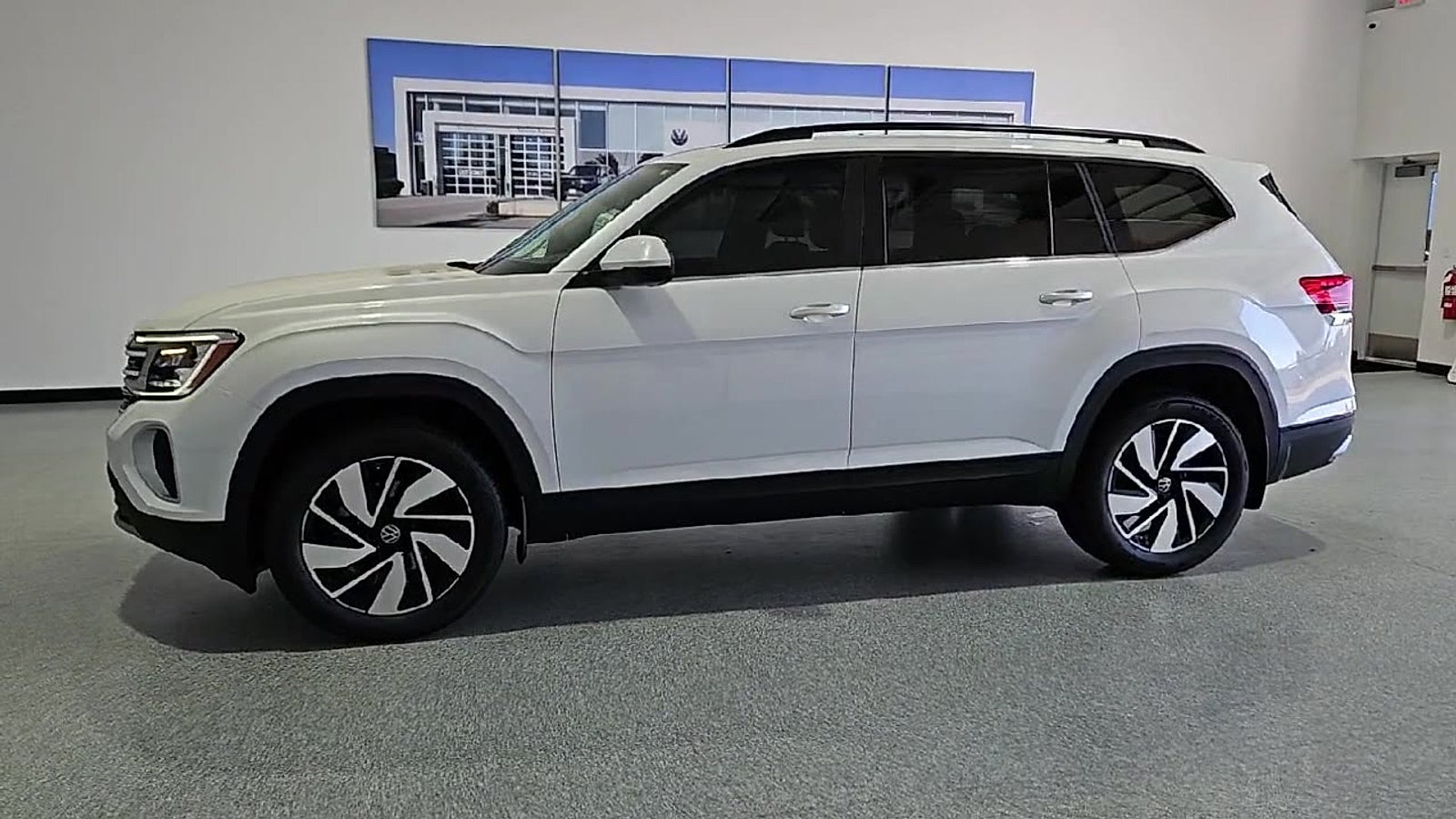 2026 Volkswagen Atlas SE with Technology