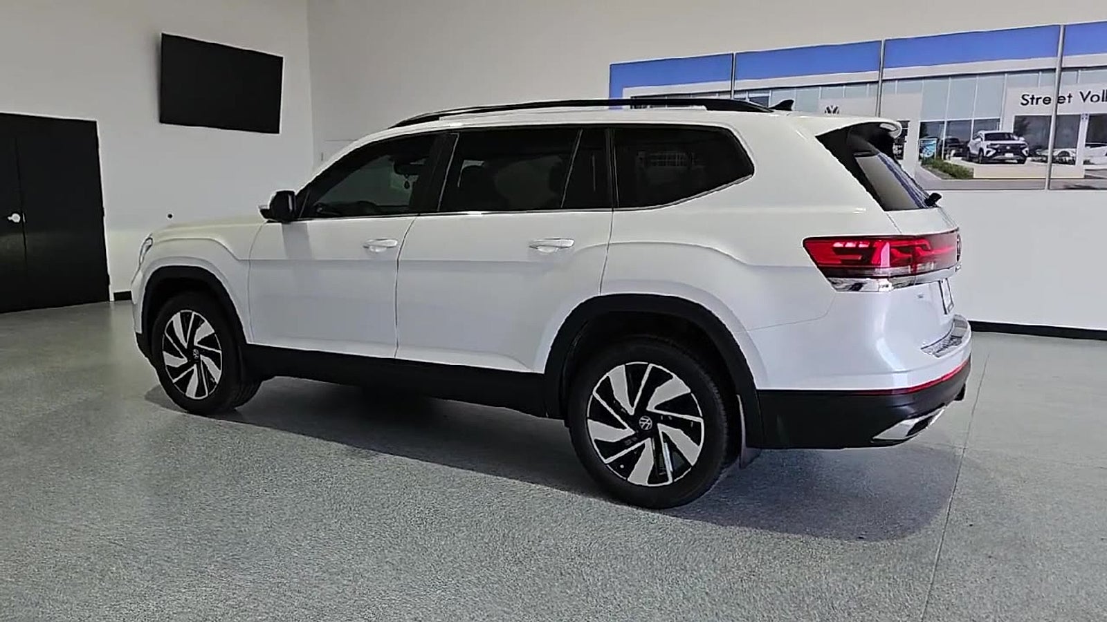 2026 Volkswagen Atlas SE with Technology