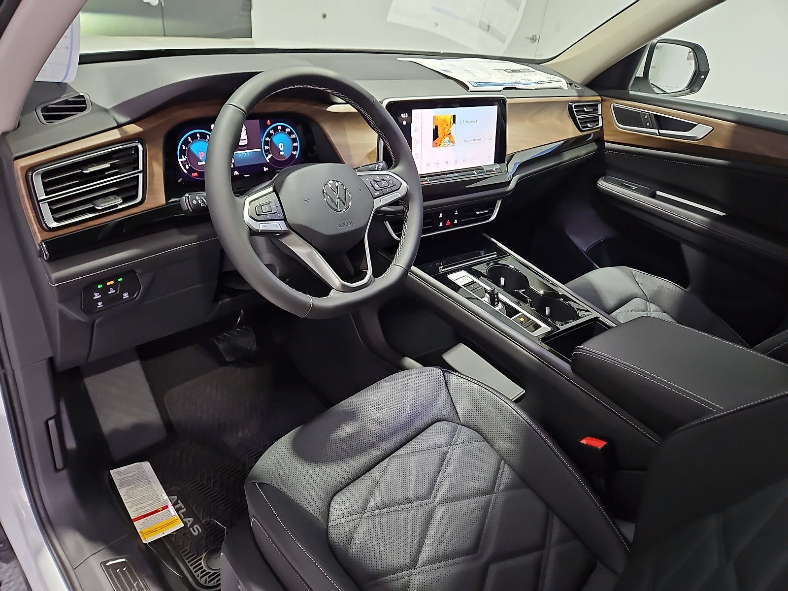 2026 Volkswagen Atlas SE with Technology