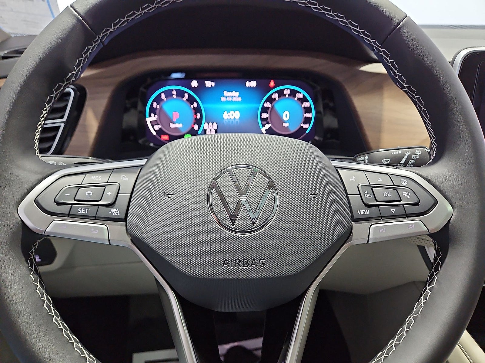 2026 Volkswagen Atlas SE with Technology