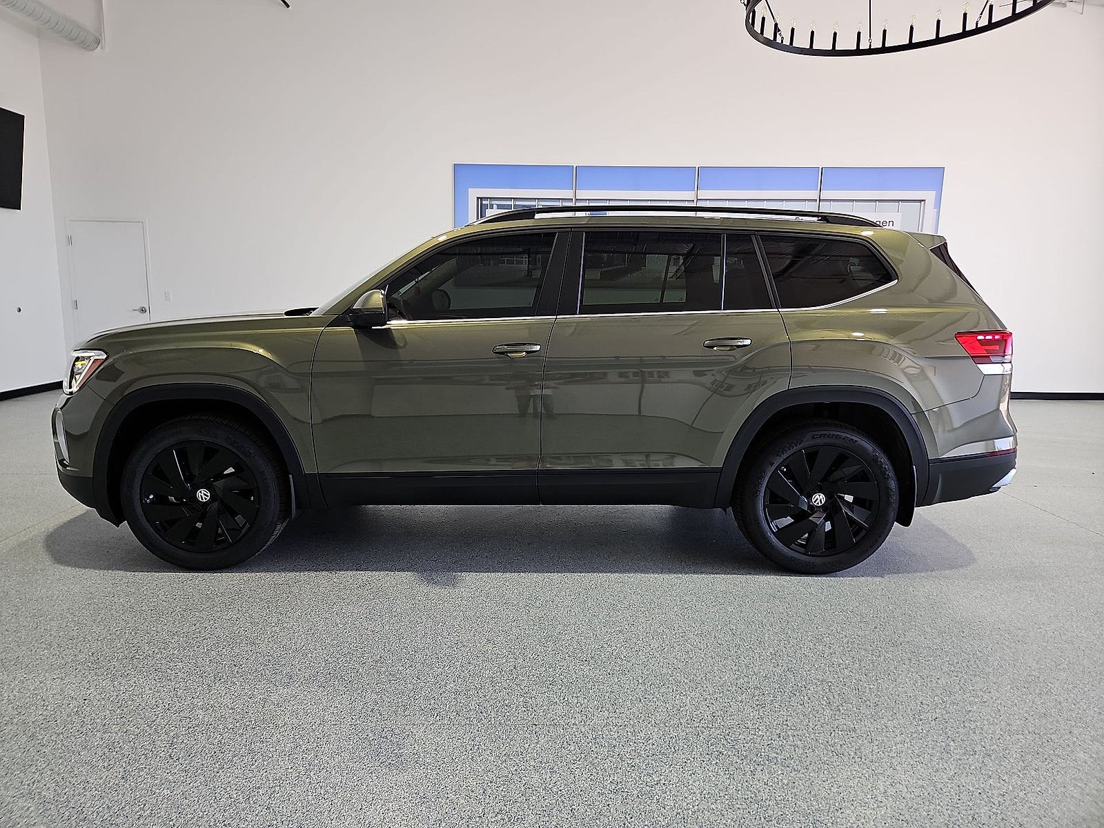 2026 Volkswagen Atlas SE with Technology