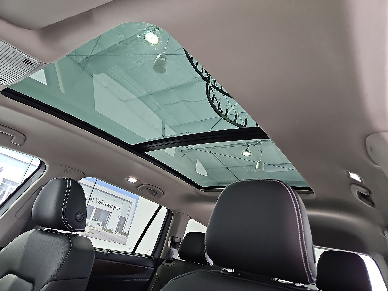2026 Volkswagen Atlas SE with Technology