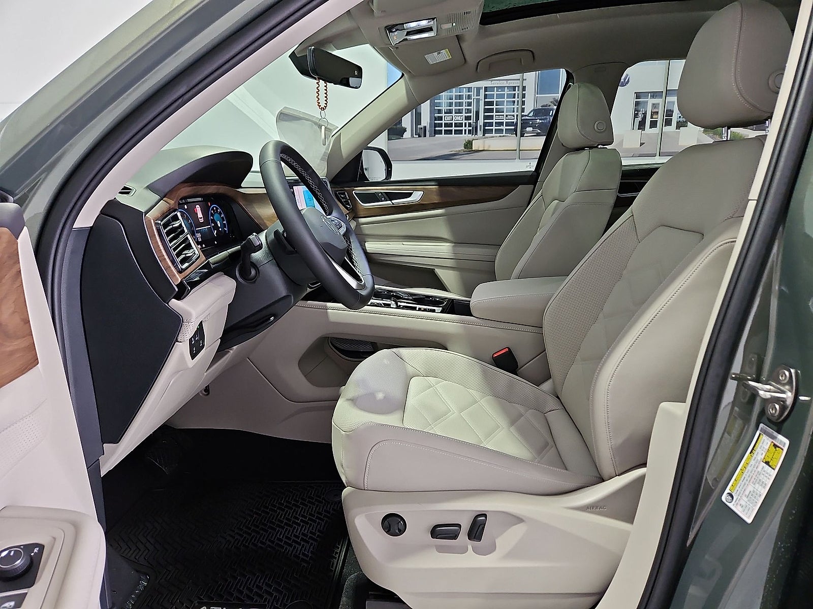 2026 Volkswagen Atlas SE with Technology