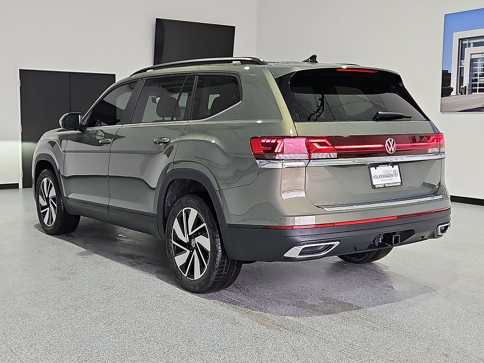 2026 Volkswagen Atlas SE with Technology