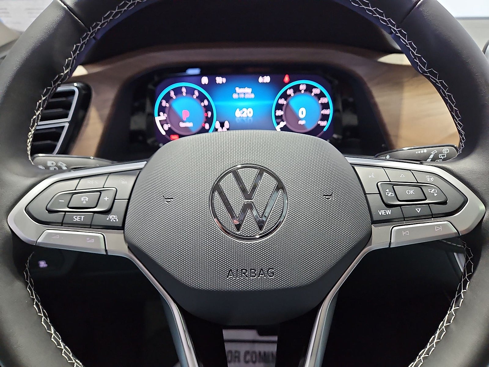 2026 Volkswagen Atlas SE with Technology