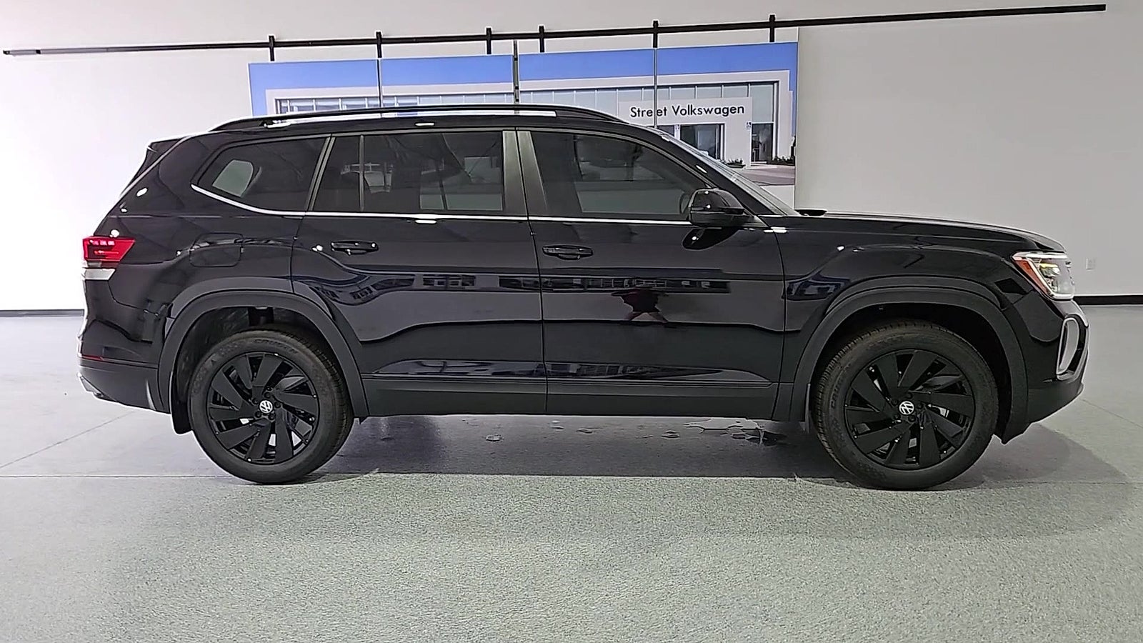 2026 Volkswagen Atlas SE with Technology