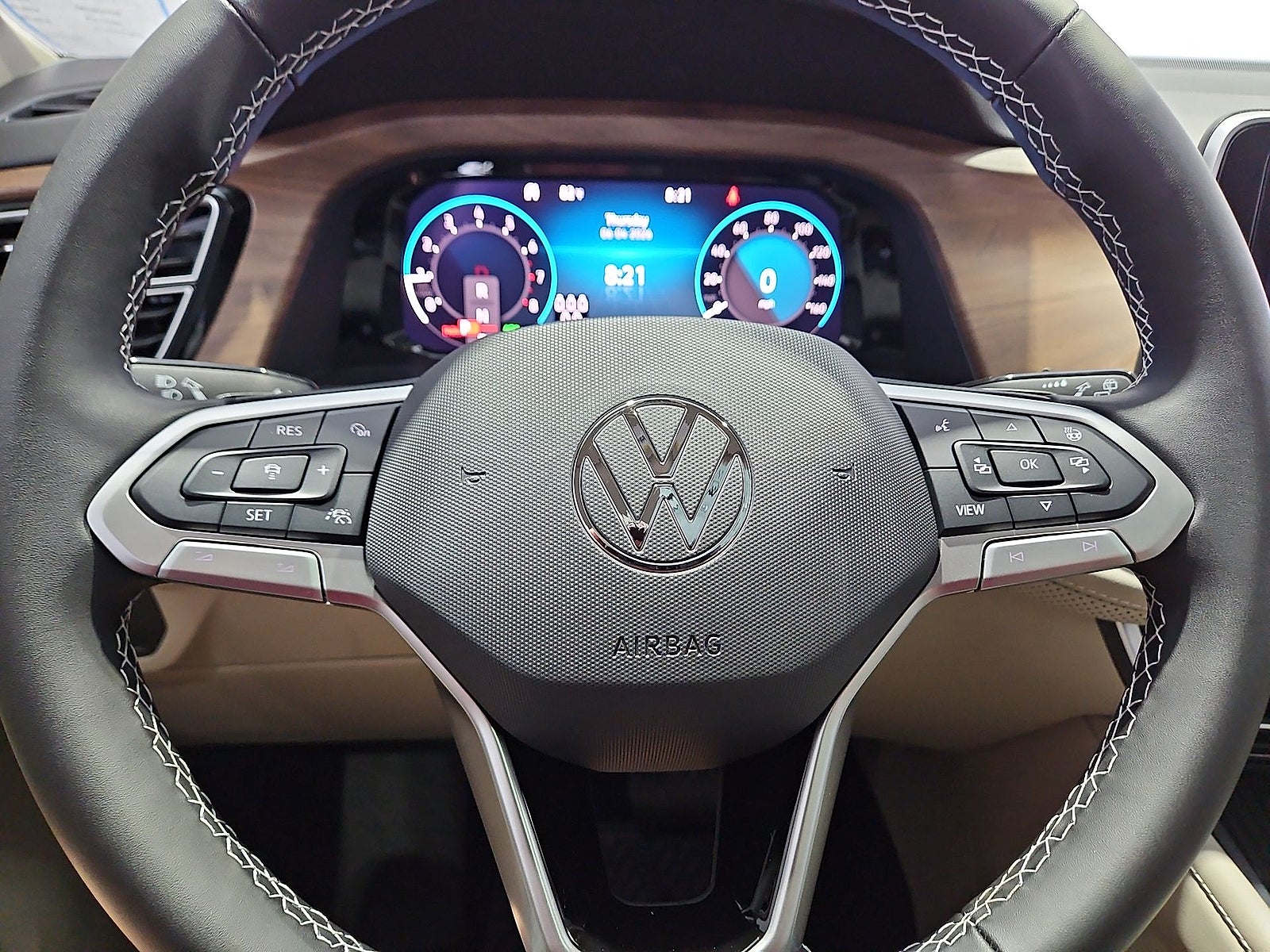 2026 Volkswagen Atlas SE with Technology
