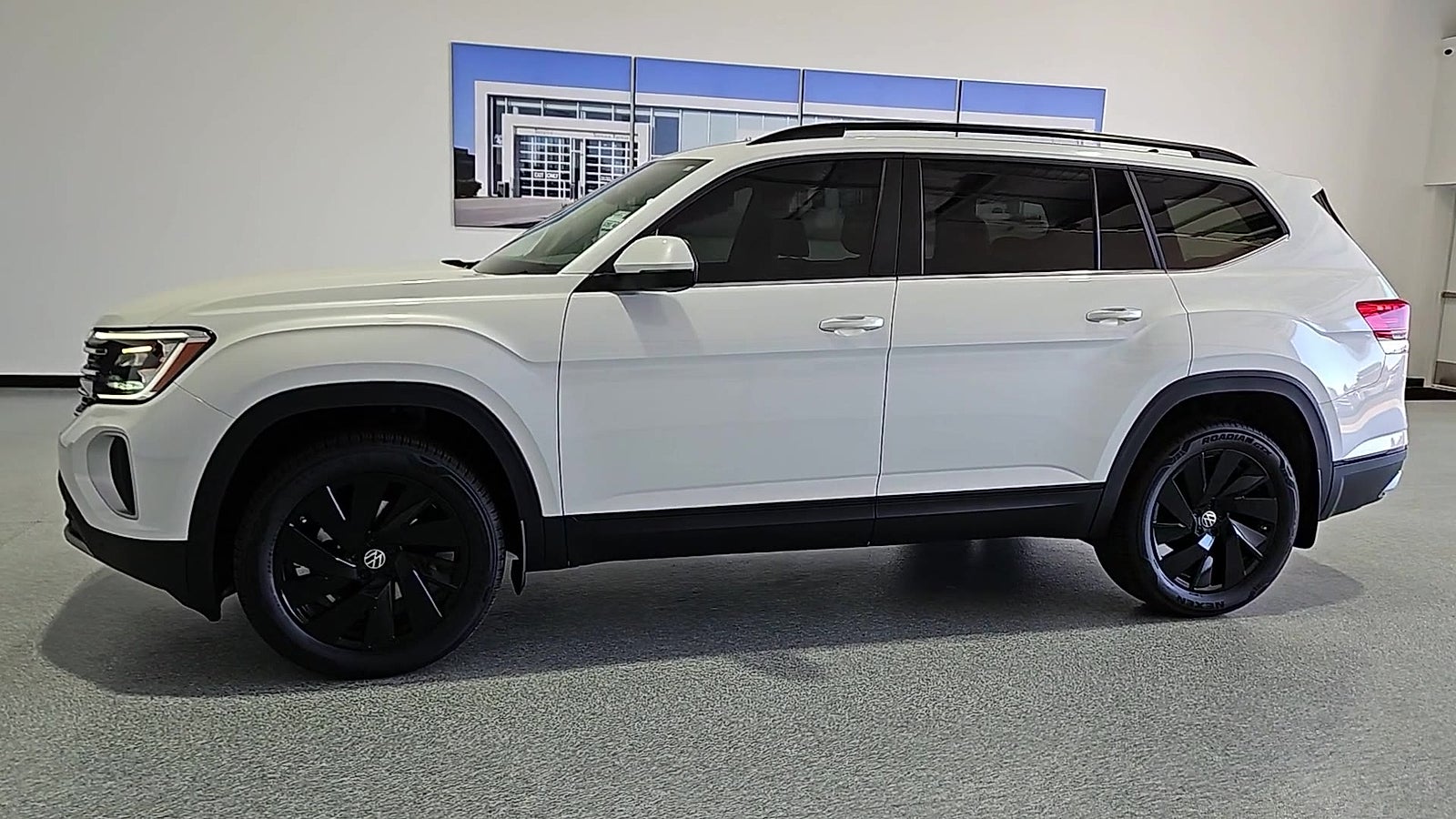 2026 Volkswagen Atlas SE with Technology