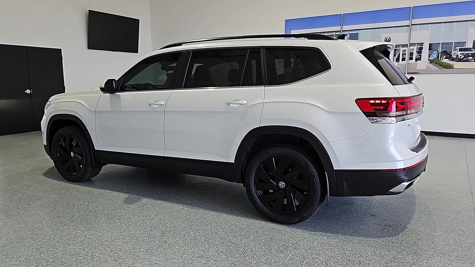 2026 Volkswagen Atlas SE with Technology