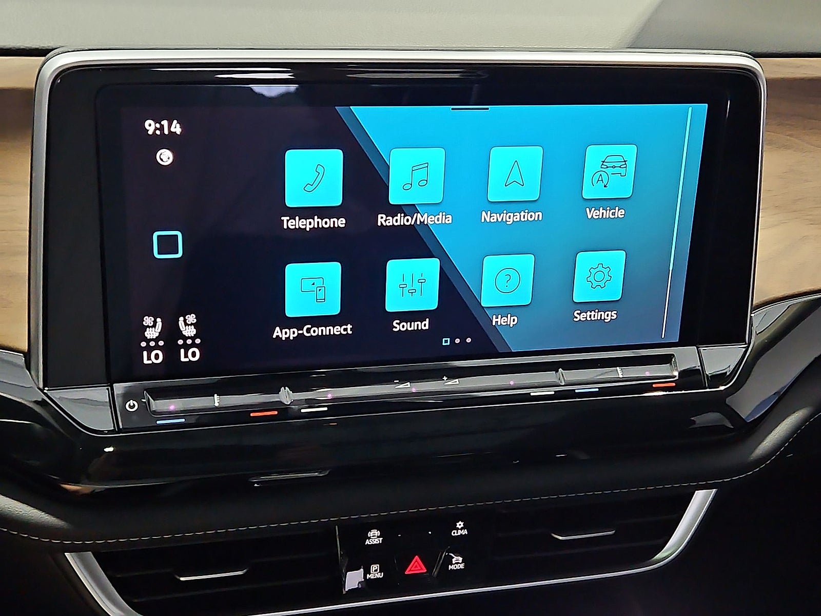 2026 Volkswagen Atlas SE with Technology