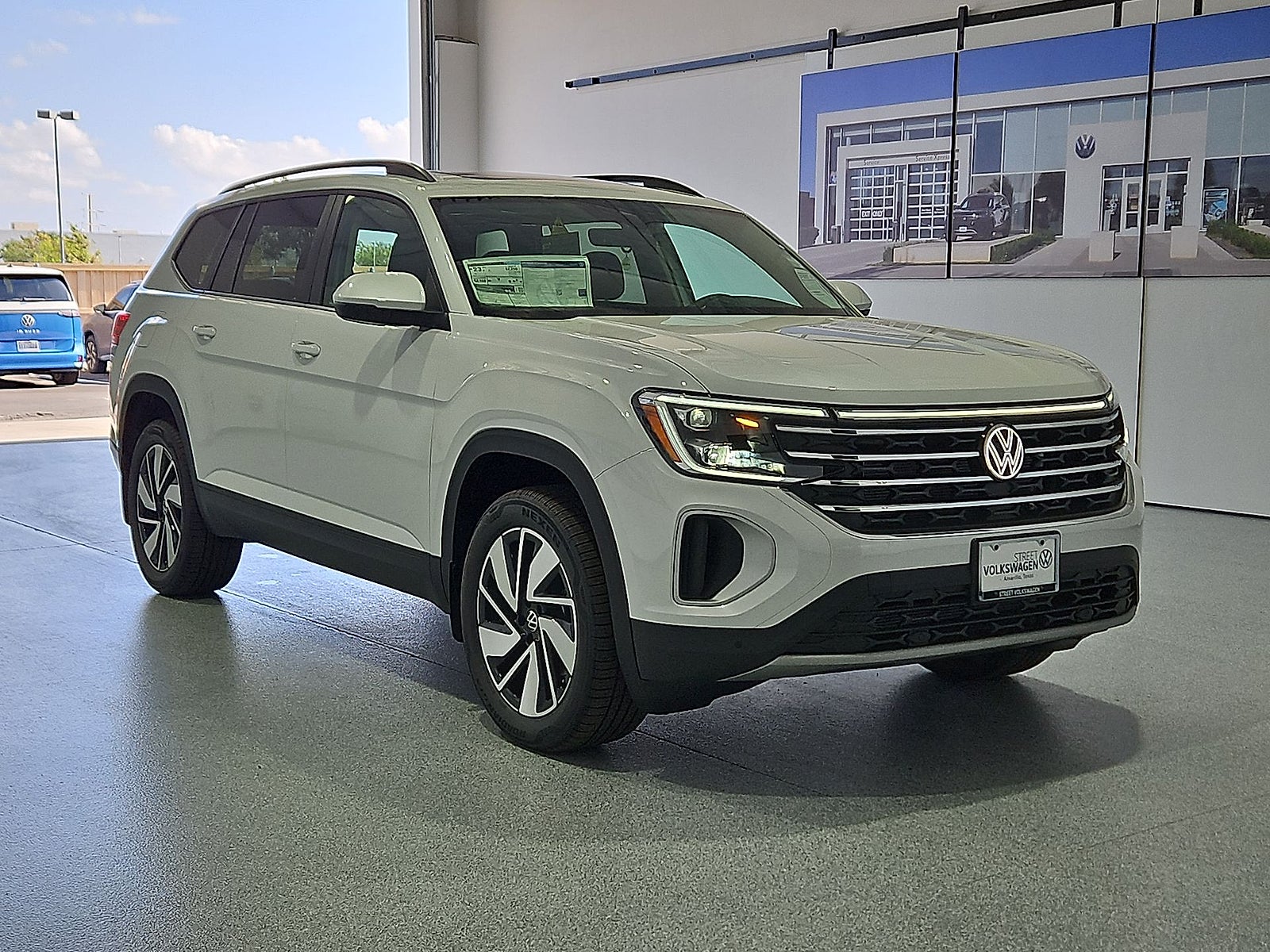 2026 Volkswagen Atlas SE with Technology