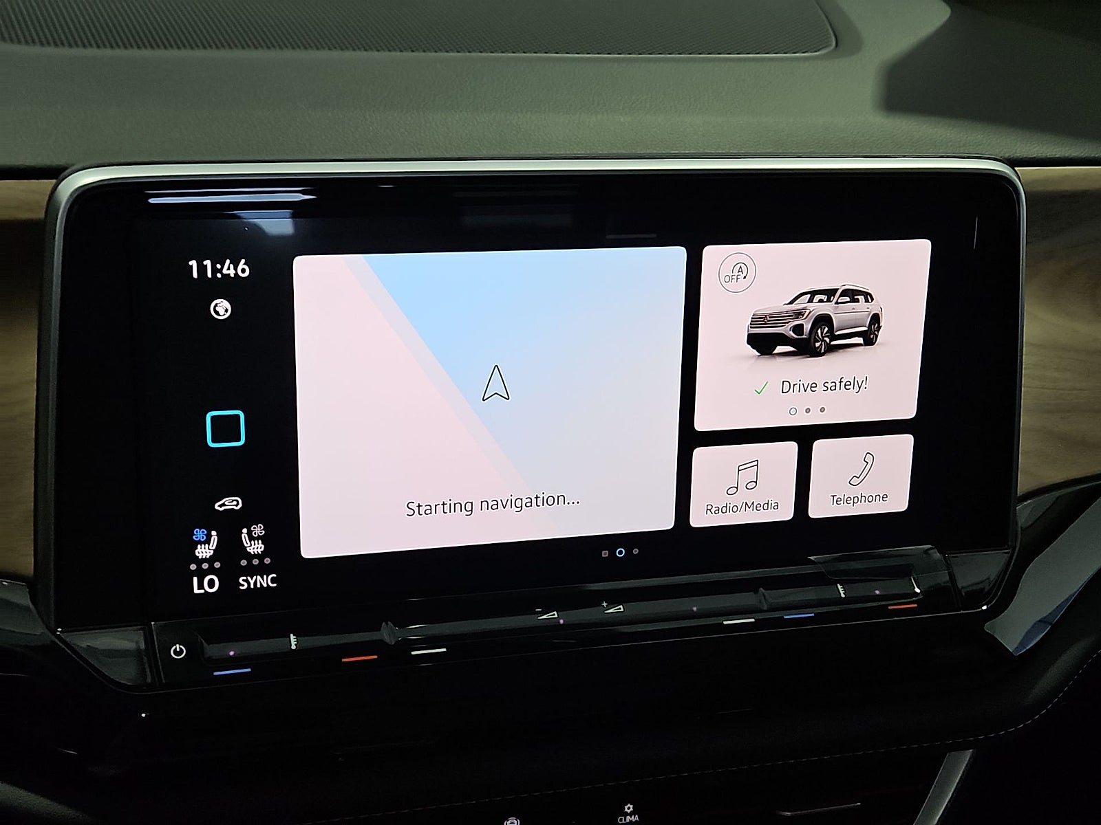 2026 Volkswagen Atlas SE with Technology