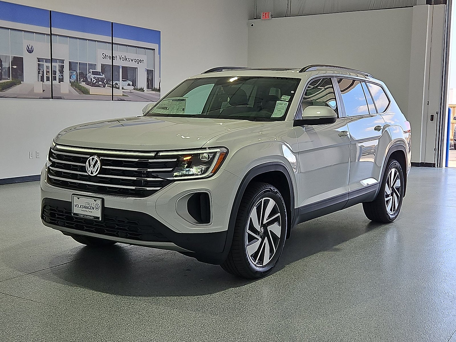 2026 Volkswagen Atlas SE with Technology