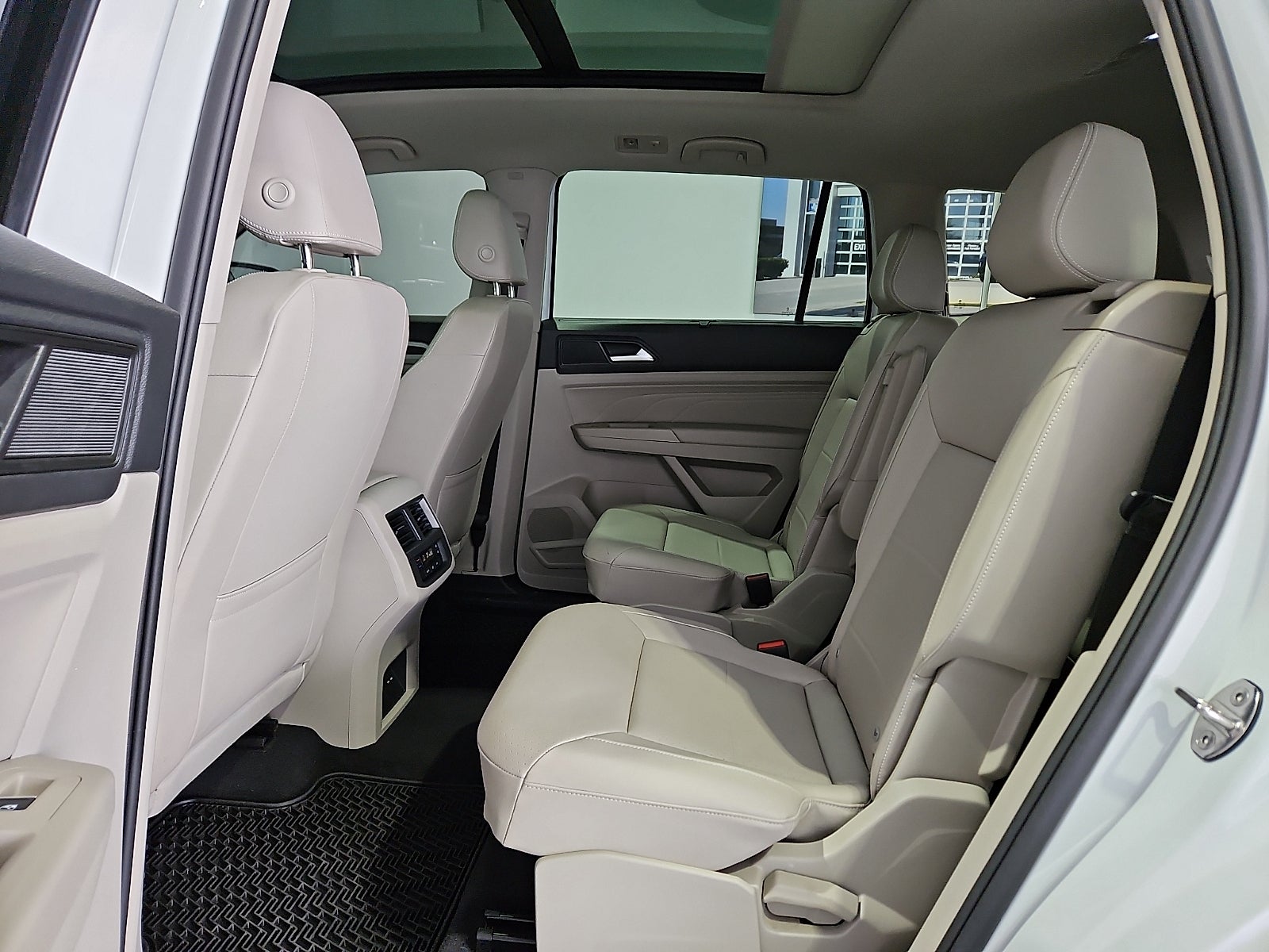 2023 Volkswagen Atlas 2.0T SE w/Technology
