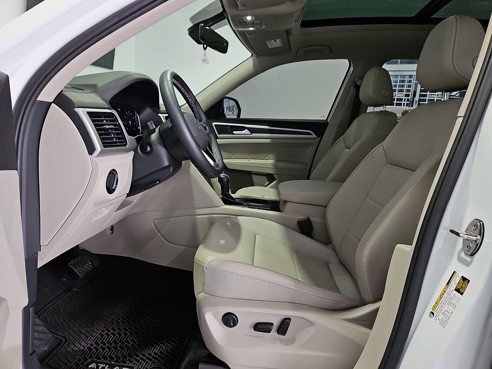 2023 Volkswagen Atlas 2.0T SE w/Technology