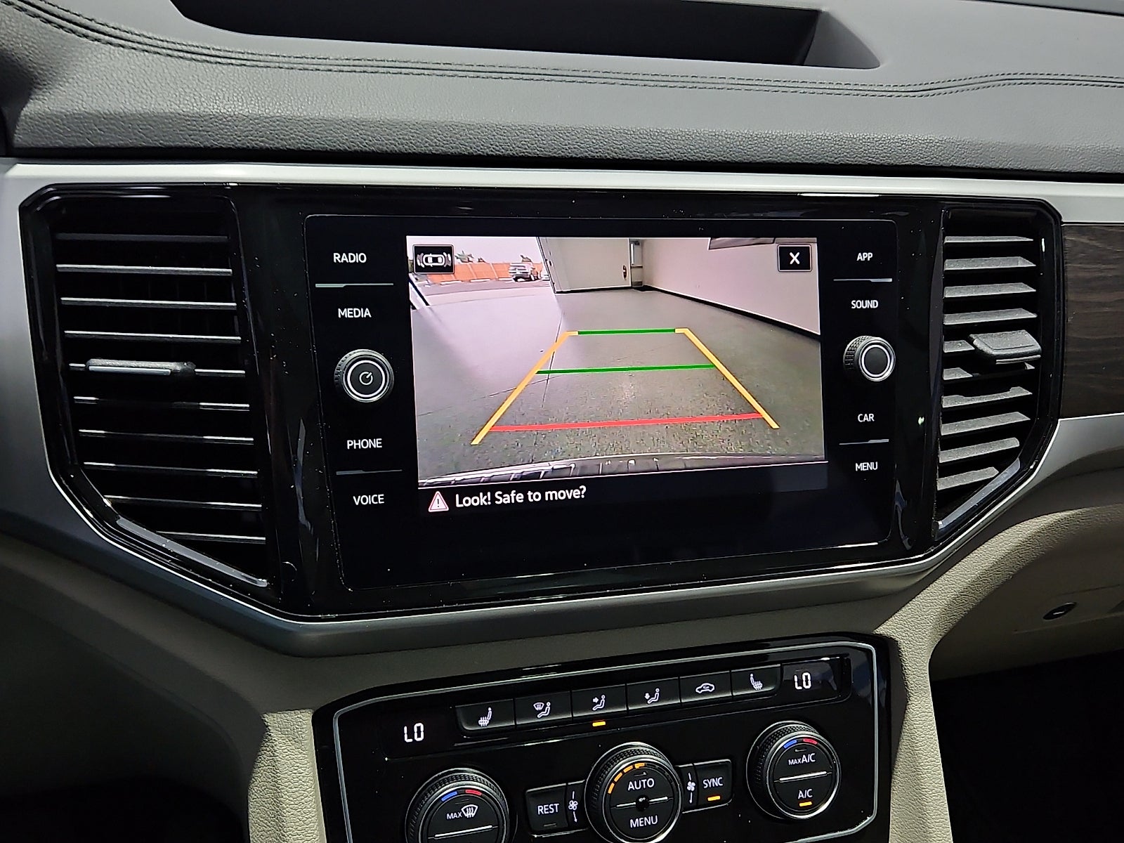 2023 Volkswagen Atlas 2.0T SE w/Technology