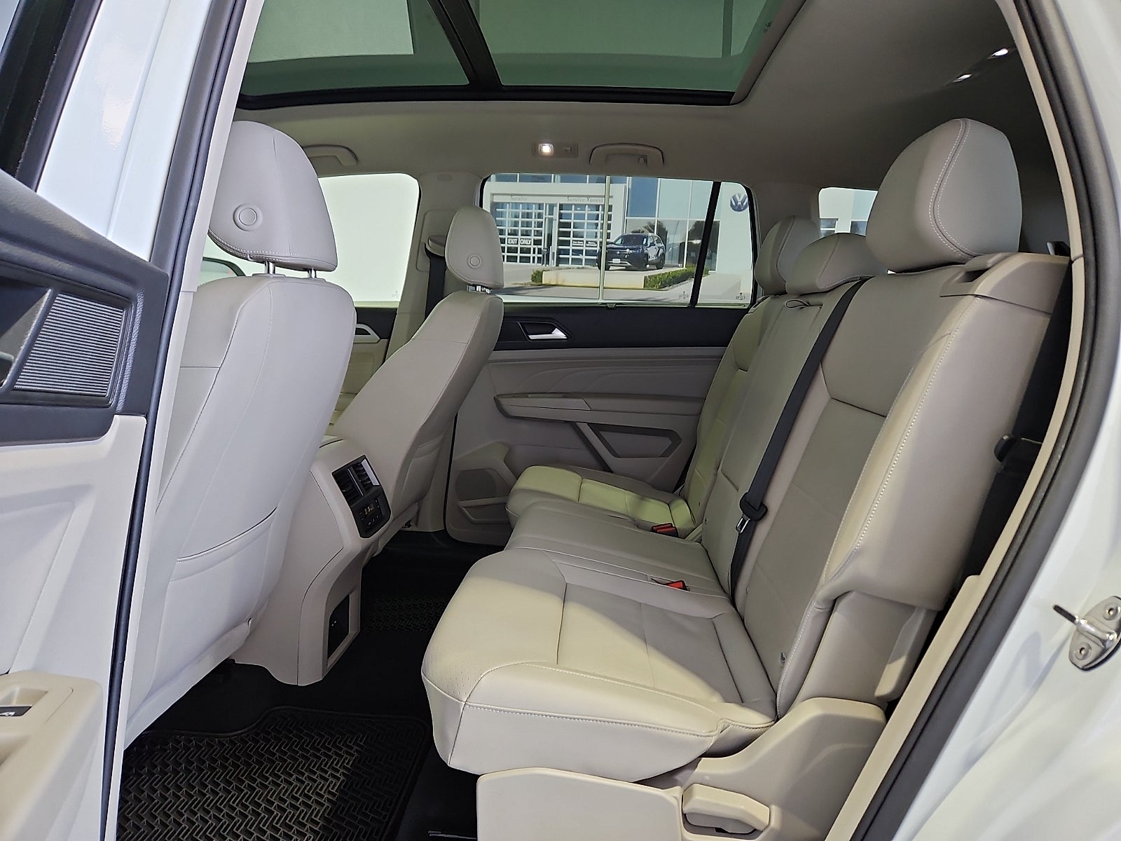 2023 Volkswagen Atlas 3.6L V6 SE w/Technology