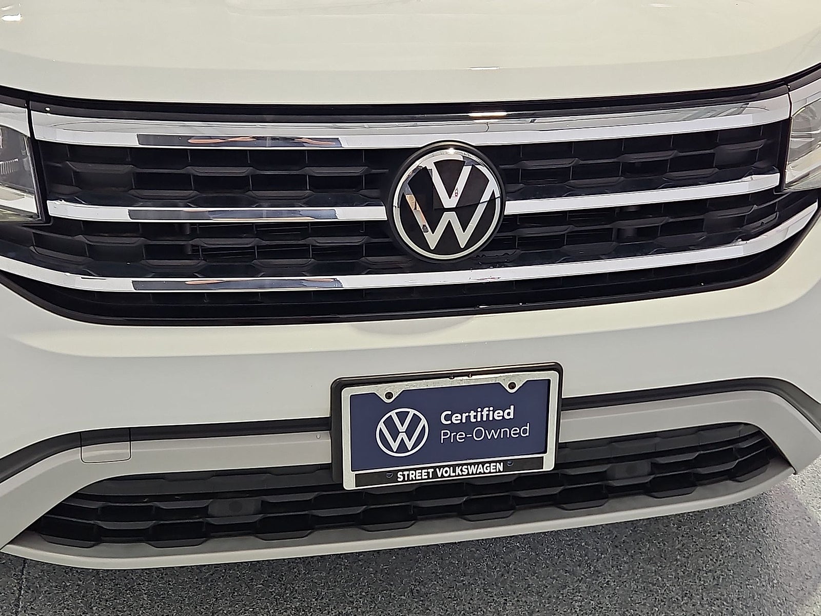 2023 Volkswagen Atlas 3.6L V6 SE w/Technology