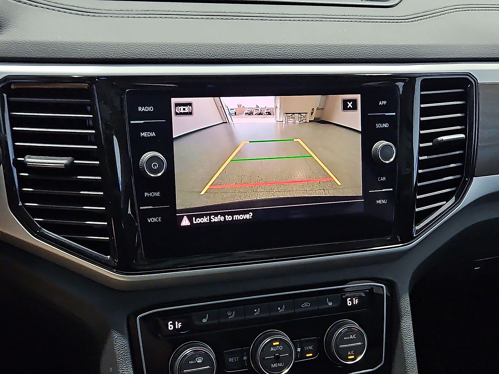 2023 Volkswagen Atlas 3.6L V6 SE w/Technology