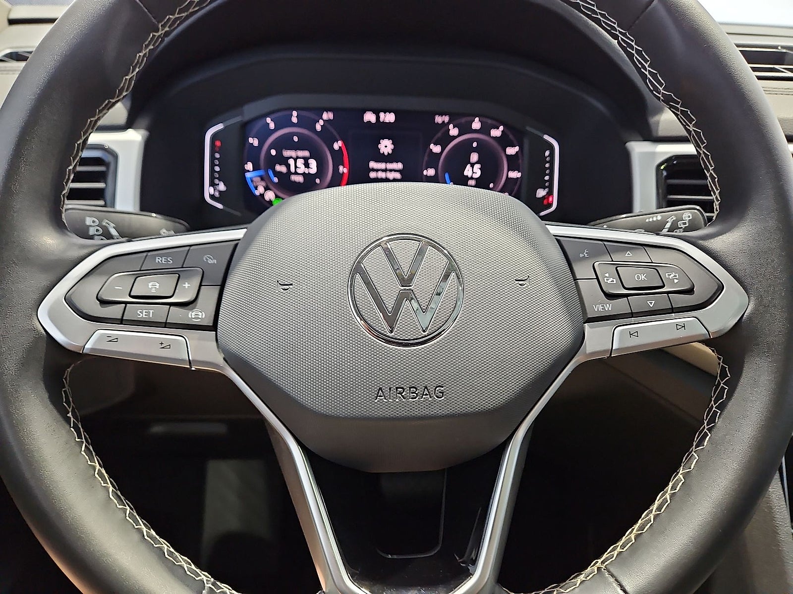 2023 Volkswagen Atlas 3.6L V6 SE w/Technology