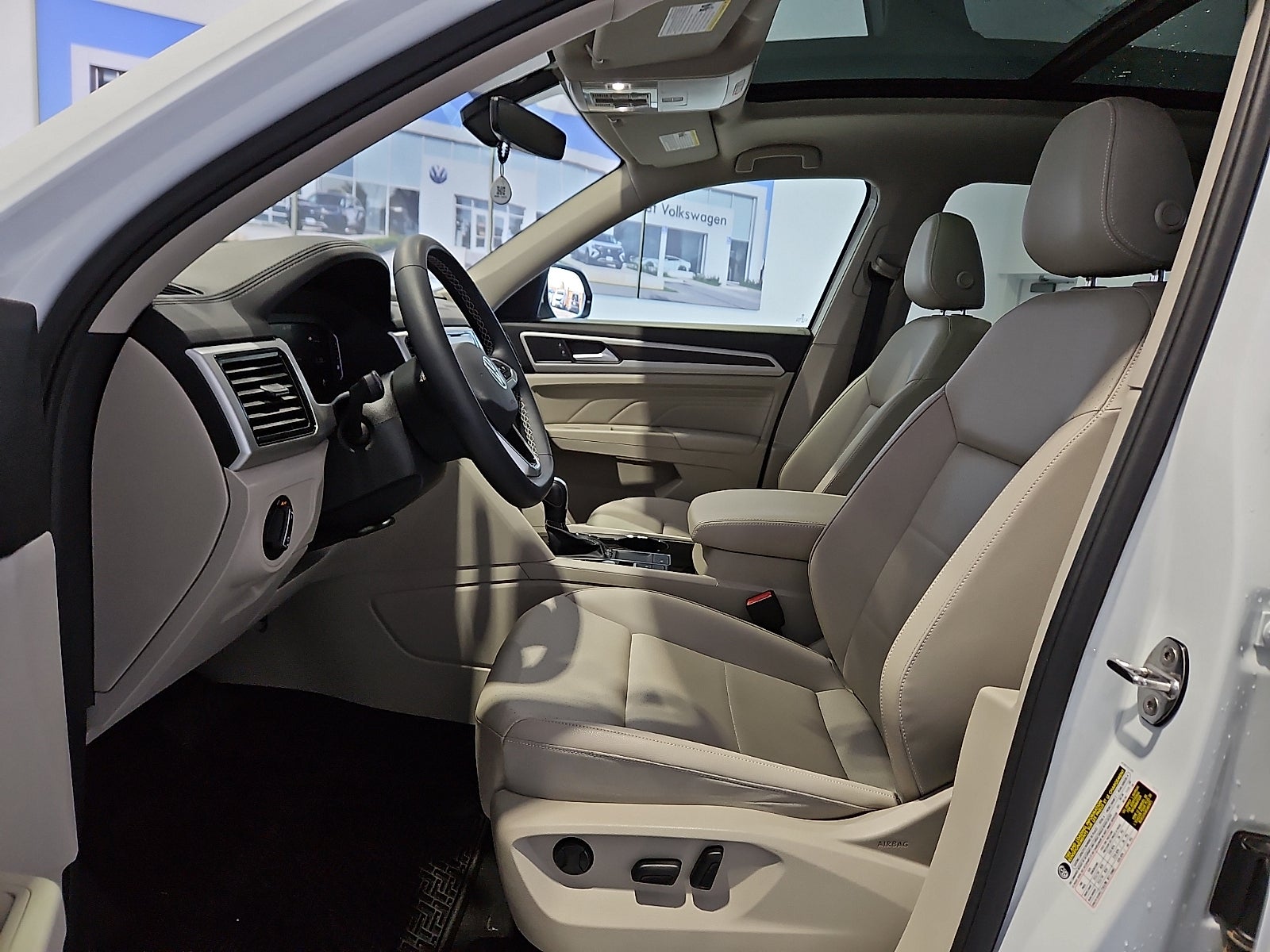 2023 Volkswagen Atlas 3.6L V6 SE w/Technology