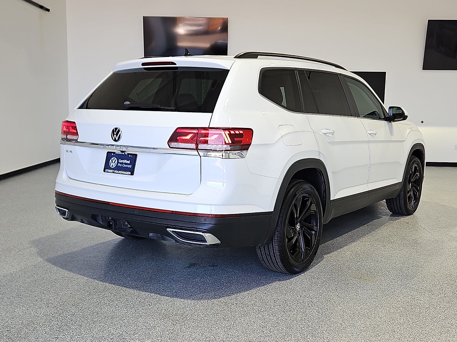 2023 Volkswagen Atlas 3.6L V6 SE w/Technology