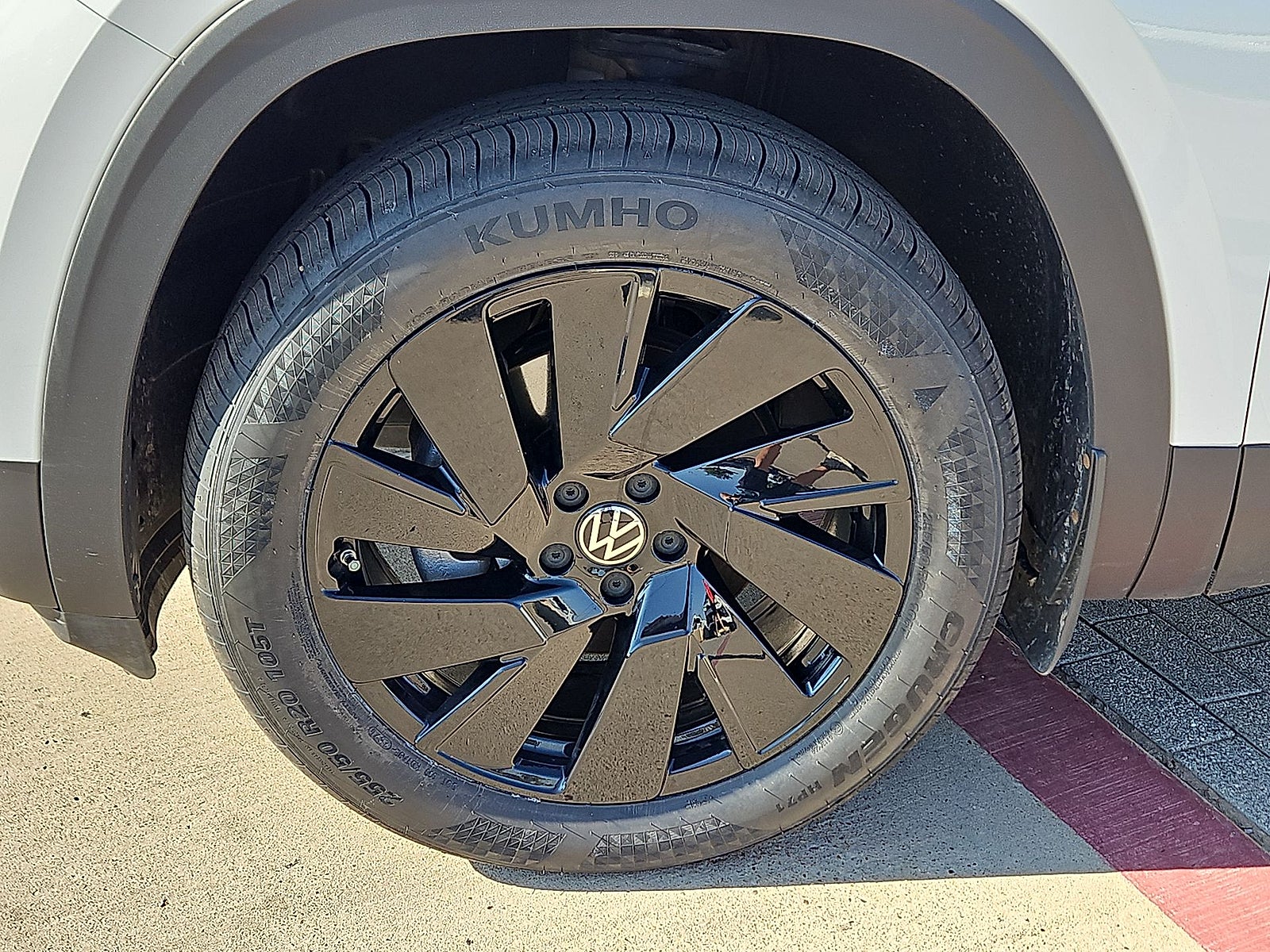 2025 Volkswagen Atlas 2.0T SE w/Technology