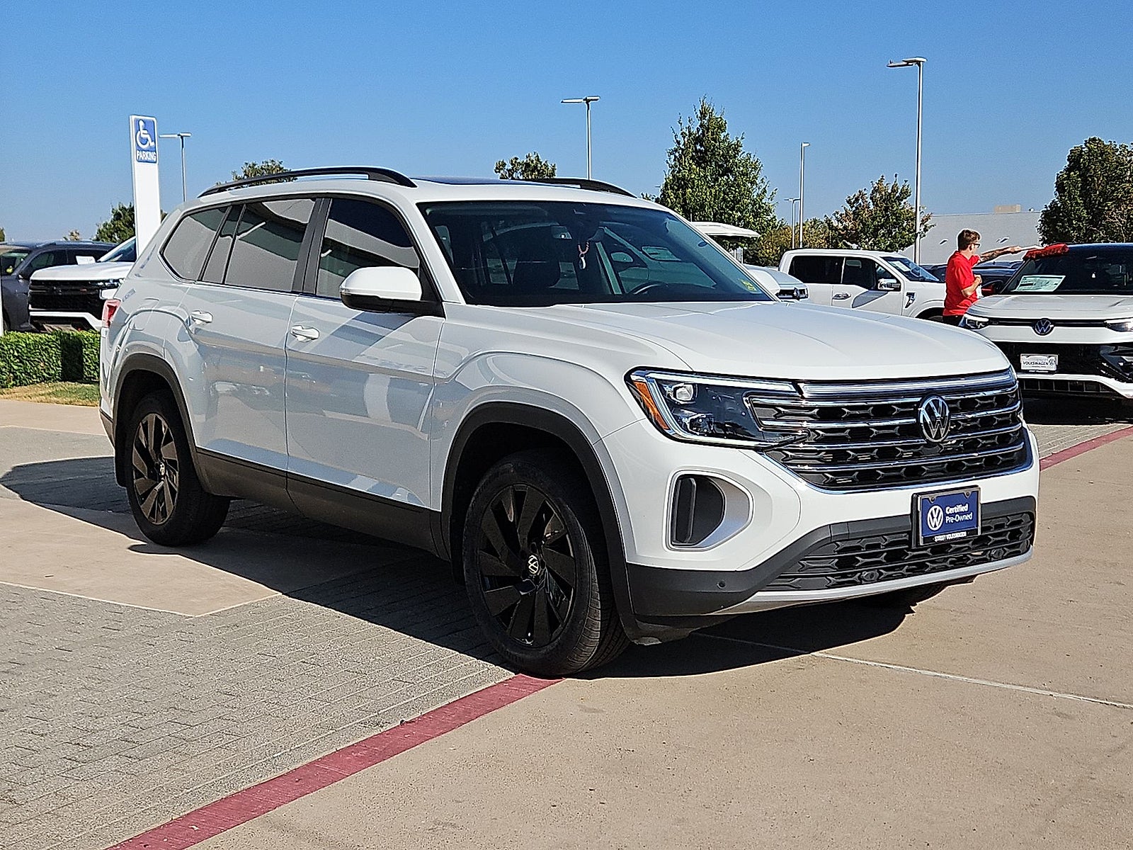 2025 Volkswagen Atlas 2.0T SE w/Technology