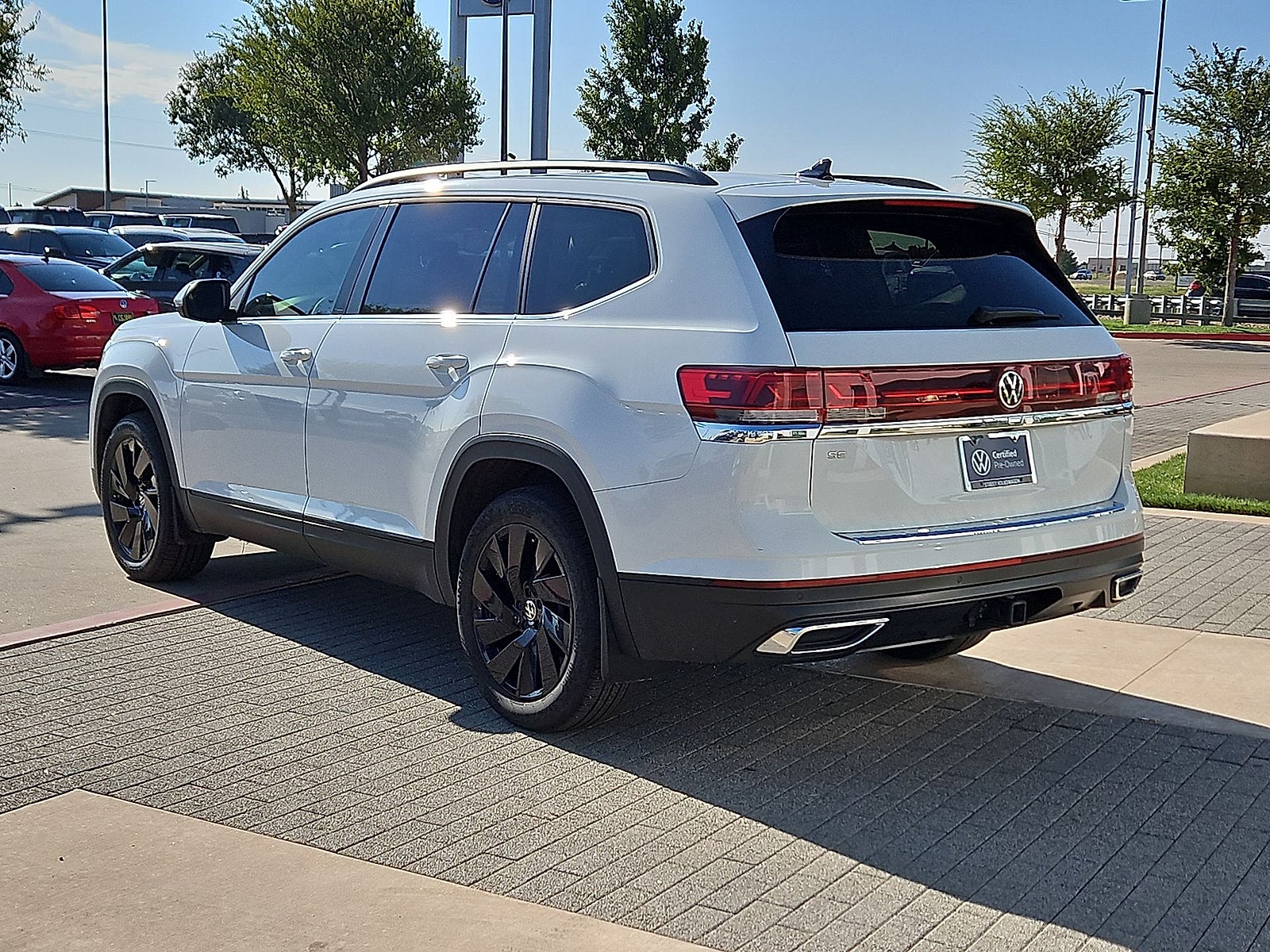 2025 Volkswagen Atlas 2.0T SE w/Technology