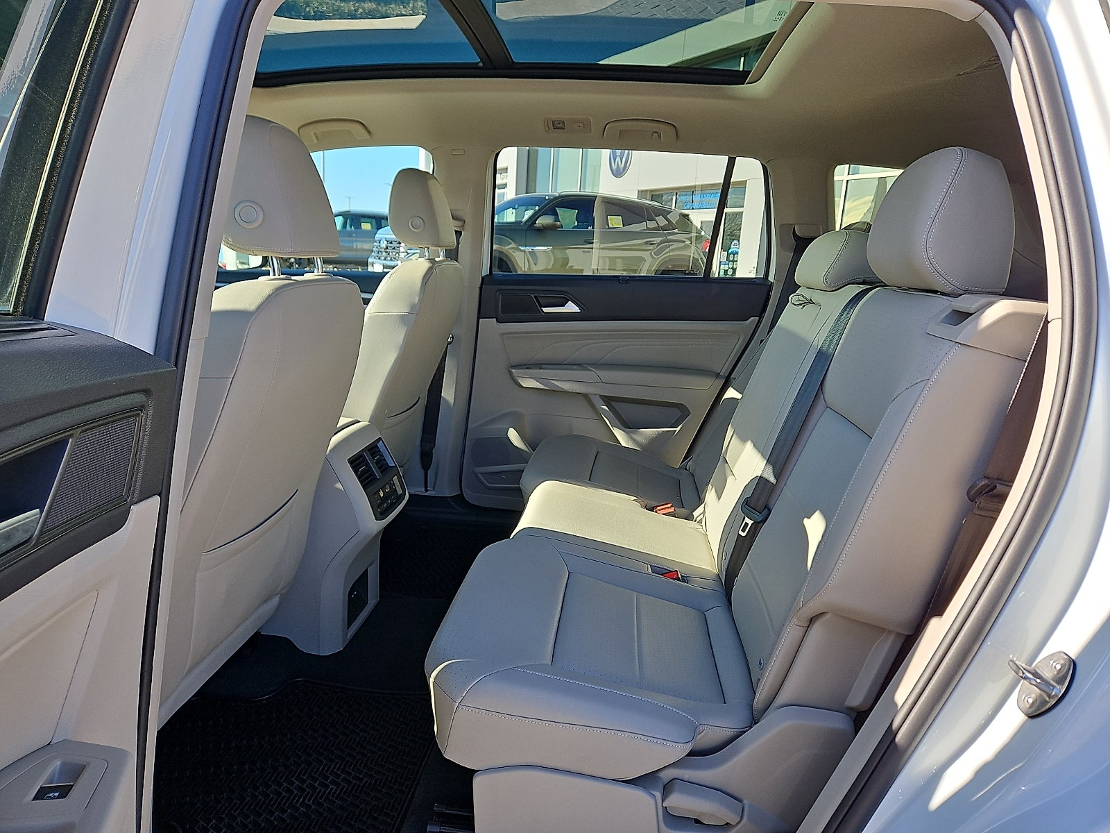 2023 Volkswagen Atlas 3.6L V6 SE w/Technology