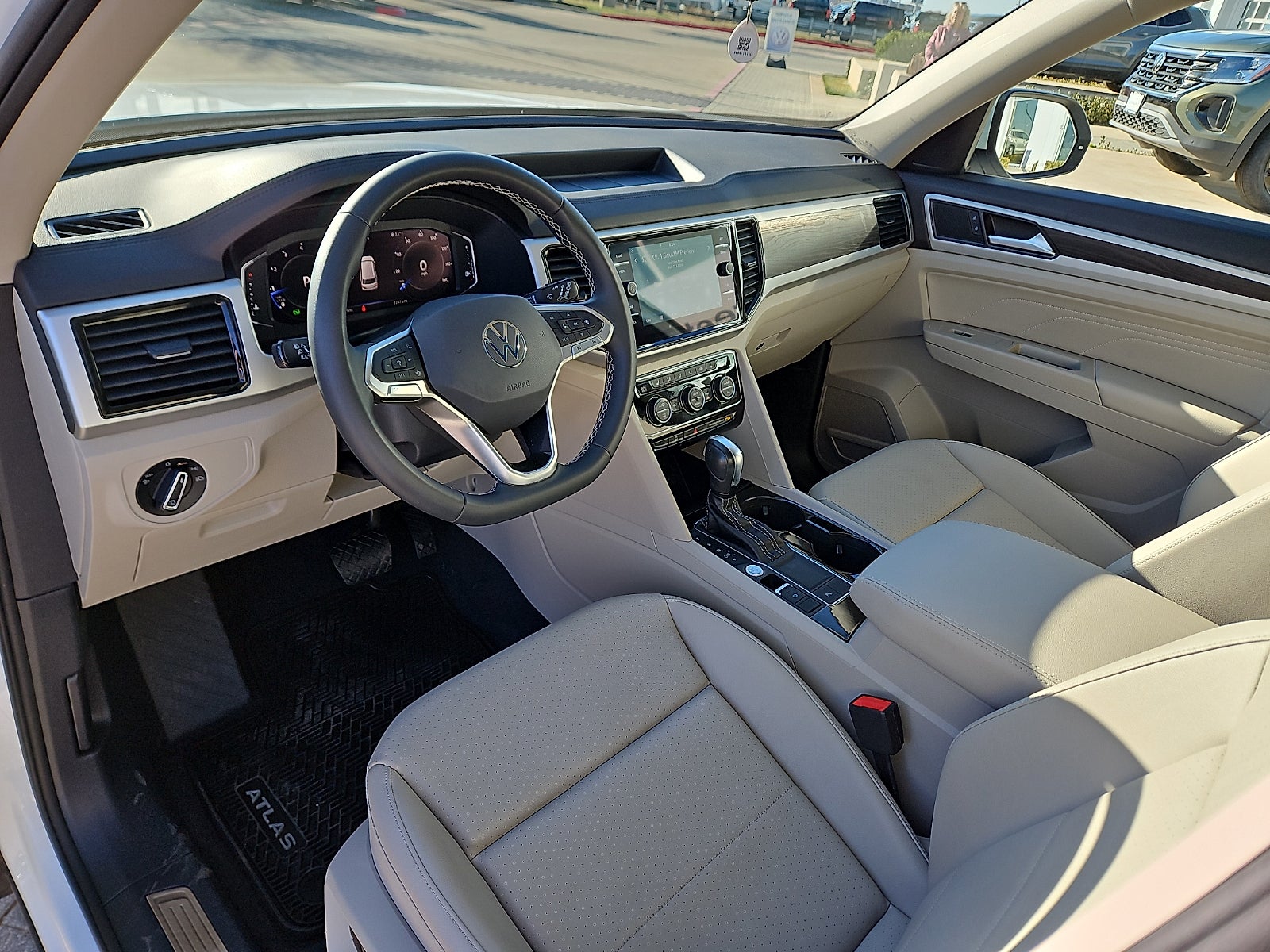2023 Volkswagen Atlas 3.6L V6 SE w/Technology