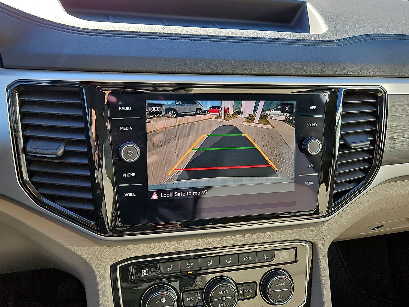 2023 Volkswagen Atlas 3.6L V6 SE w/Technology