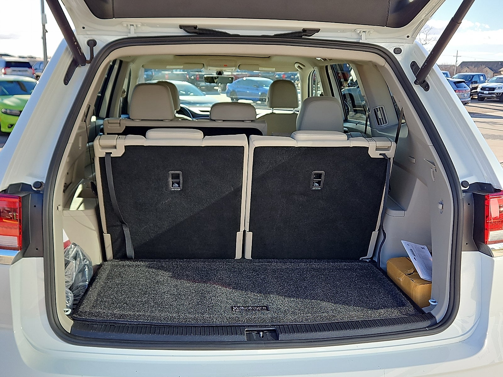 2023 Volkswagen Atlas 3.6L V6 SE w/Technology