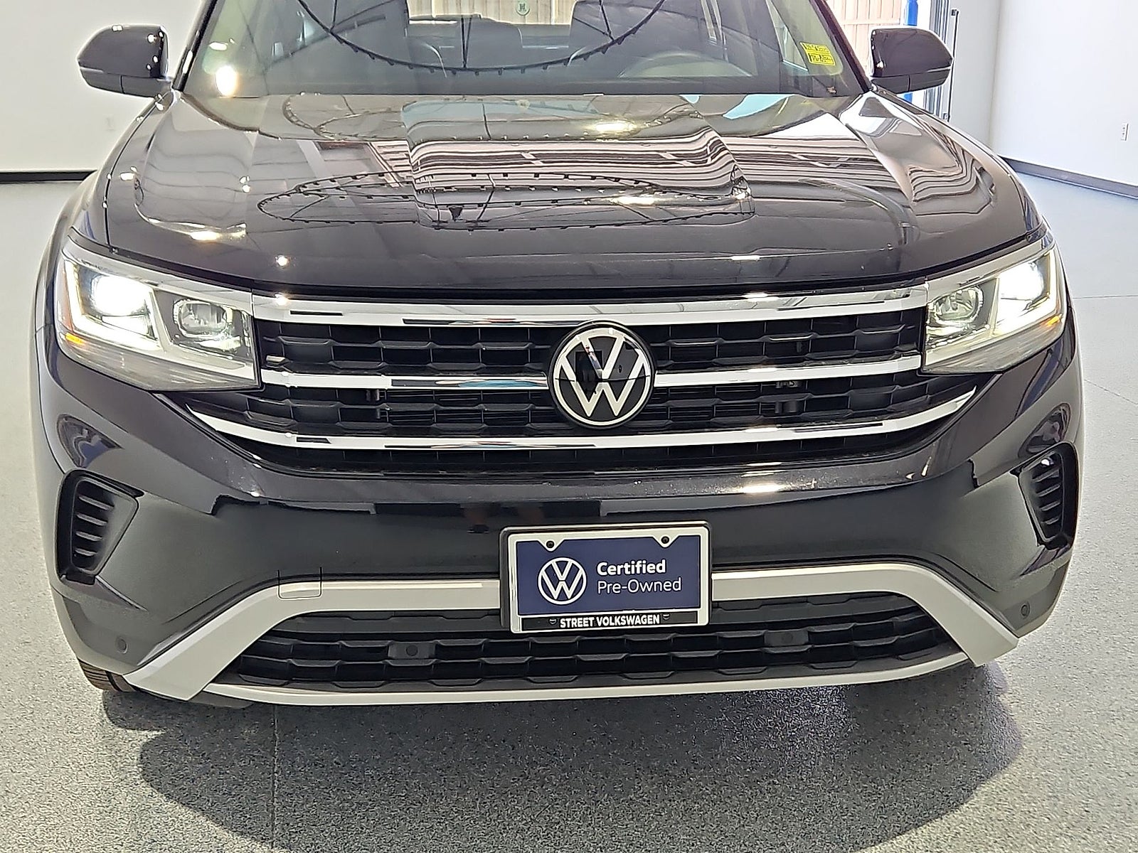 2023 Volkswagen Atlas 3.6L V6 SE w/Technology