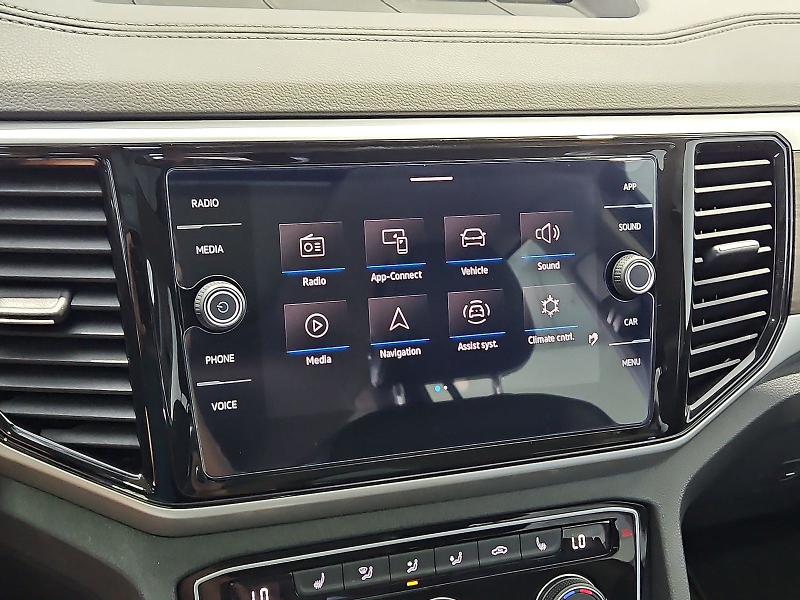 2023 Volkswagen Atlas 3.6L V6 SE w/Technology