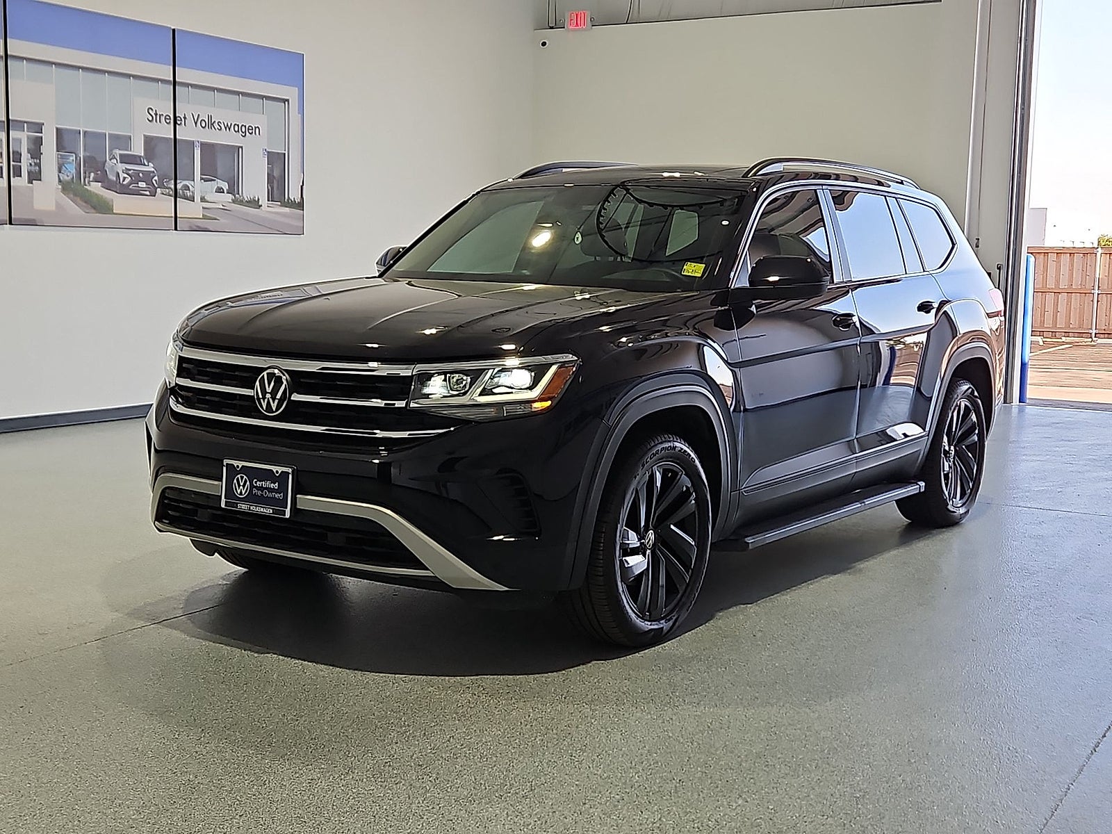 2023 Volkswagen Atlas 3.6L V6 SE w/Technology