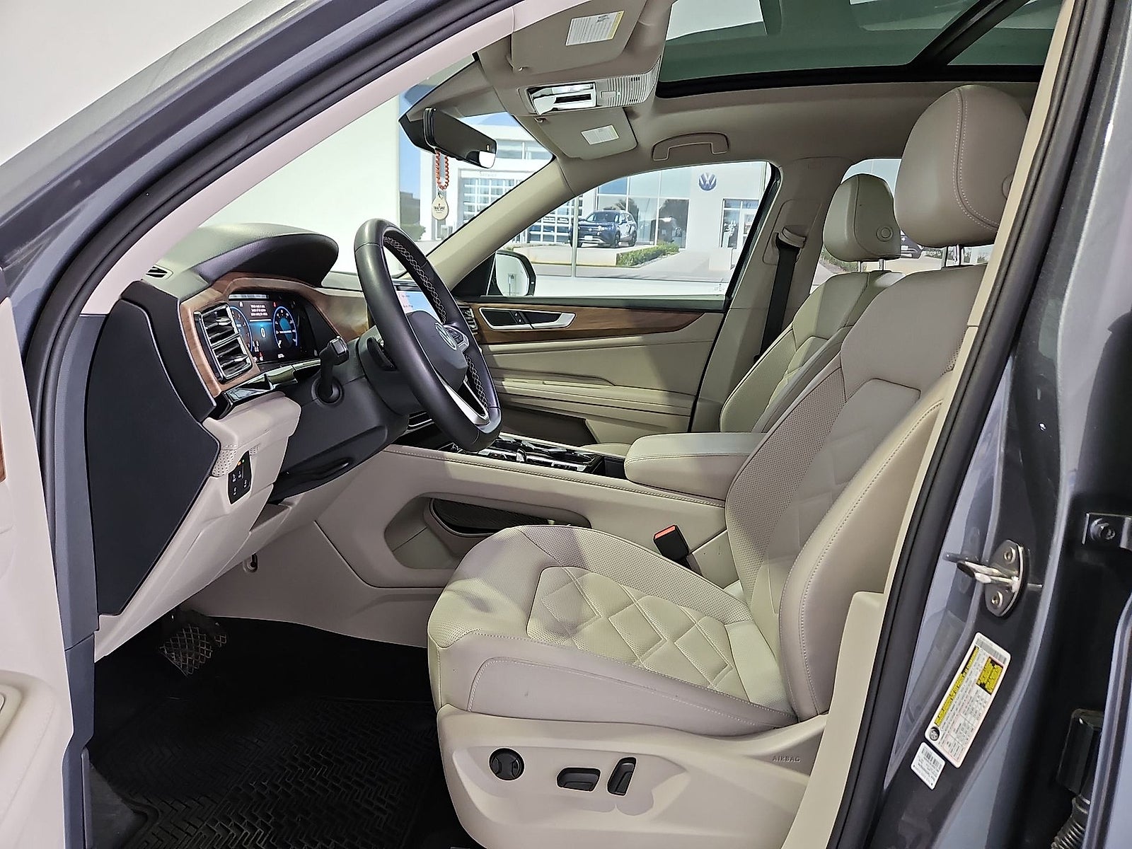 2024 Volkswagen Atlas 2.0T SE w/Technology