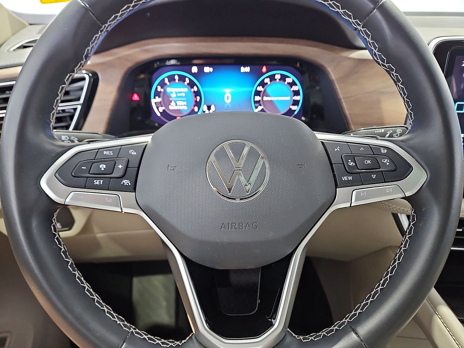 2024 Volkswagen Atlas 2.0T SE w/Technology
