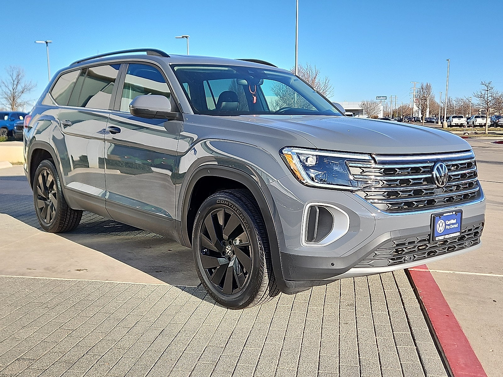 2025 Volkswagen Atlas 2.0T SE w/Technology