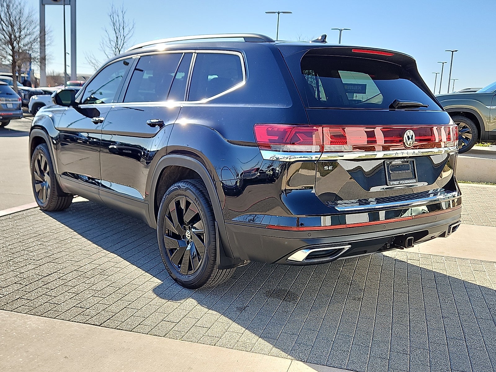 2025 Volkswagen Atlas 2.0T SE w/Technology