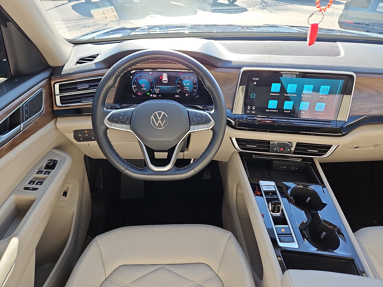 2025 Volkswagen Atlas 2.0T SE w/Technology