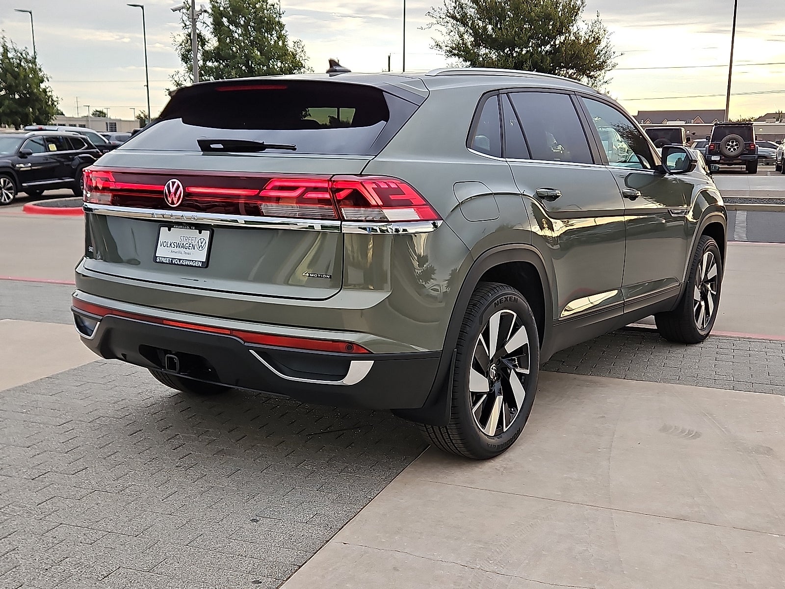 2026 Volkswagen Atlas Cross Sport 2.0T SE w/Technology
