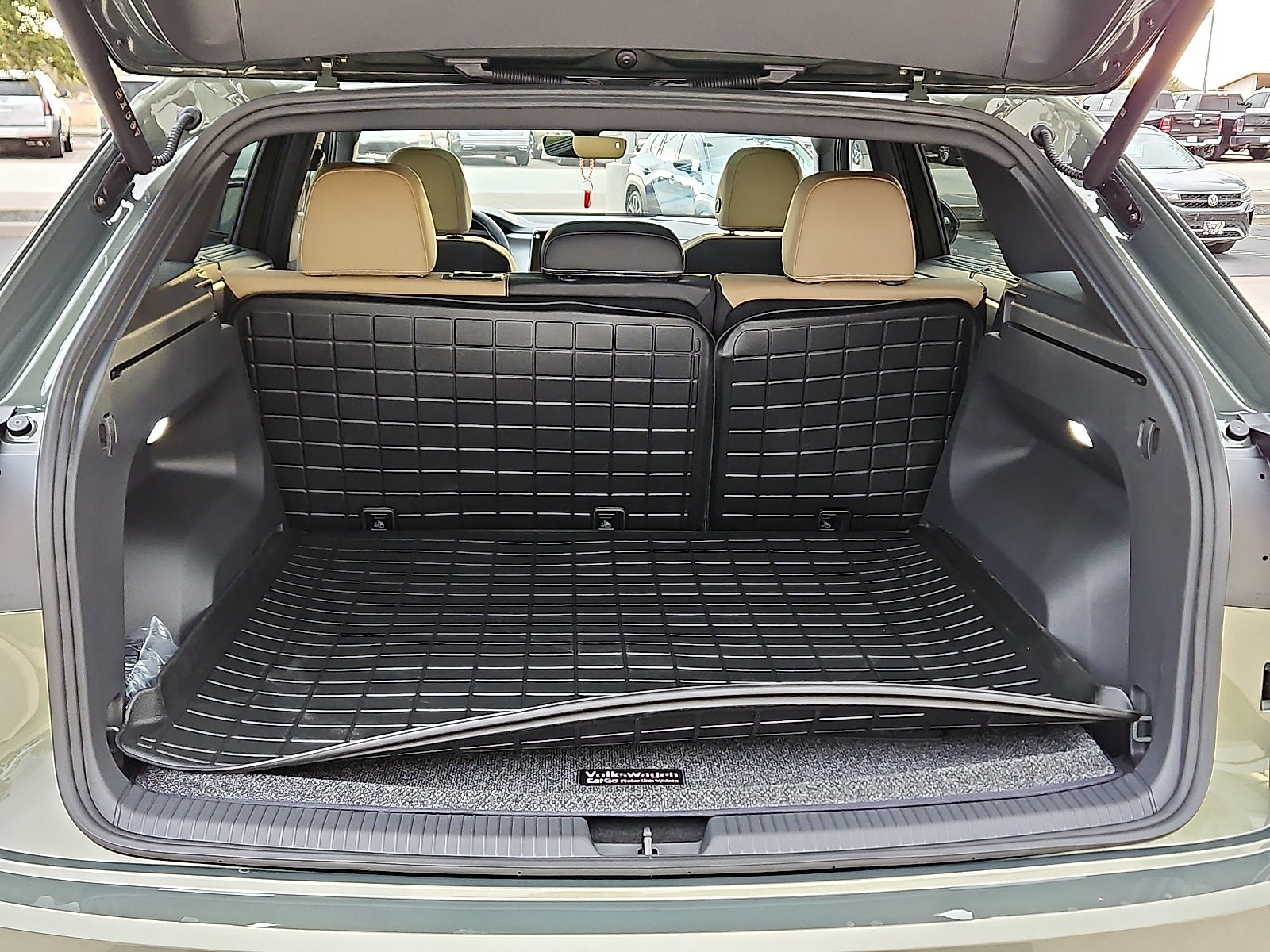 2026 Volkswagen Atlas Cross Sport 2.0T SE w/Technology